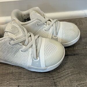 Nike White Sneakers Breathable Mesh Design